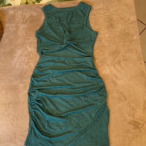 Dress - Picture 4 of 10